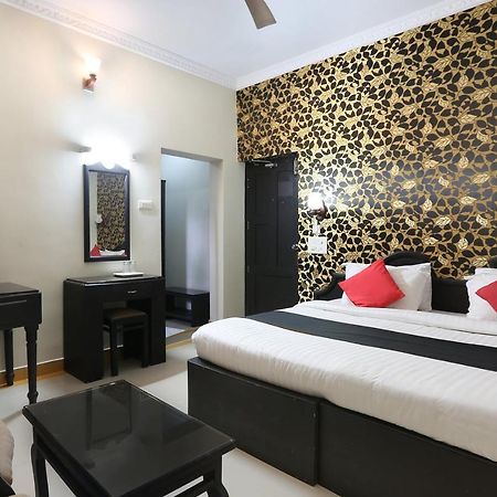 Hôtel Capital O 46475 Gd International Redfort à Nilambūr Extérieur photo