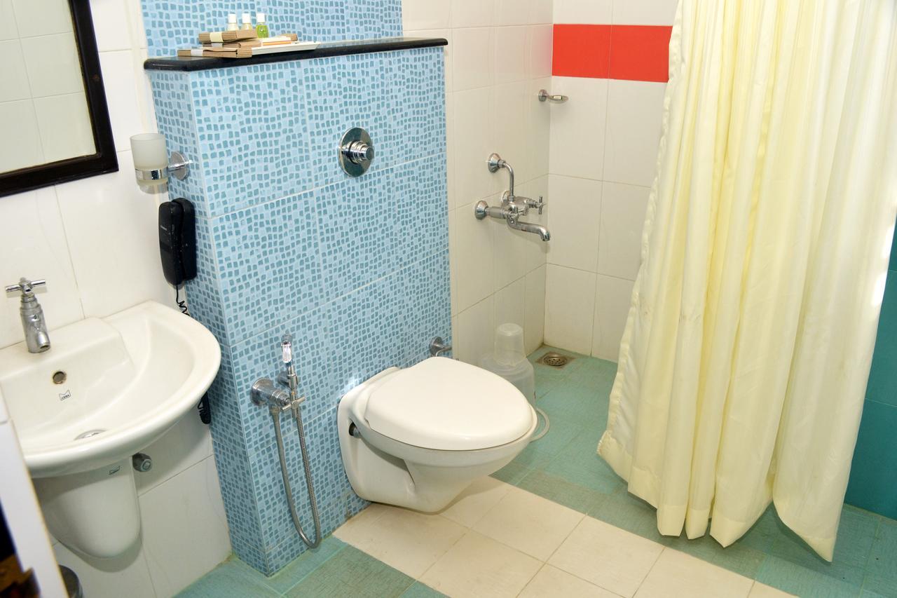 Hôtel Capital O 46475 Gd International Redfort à Nilambūr Extérieur photo