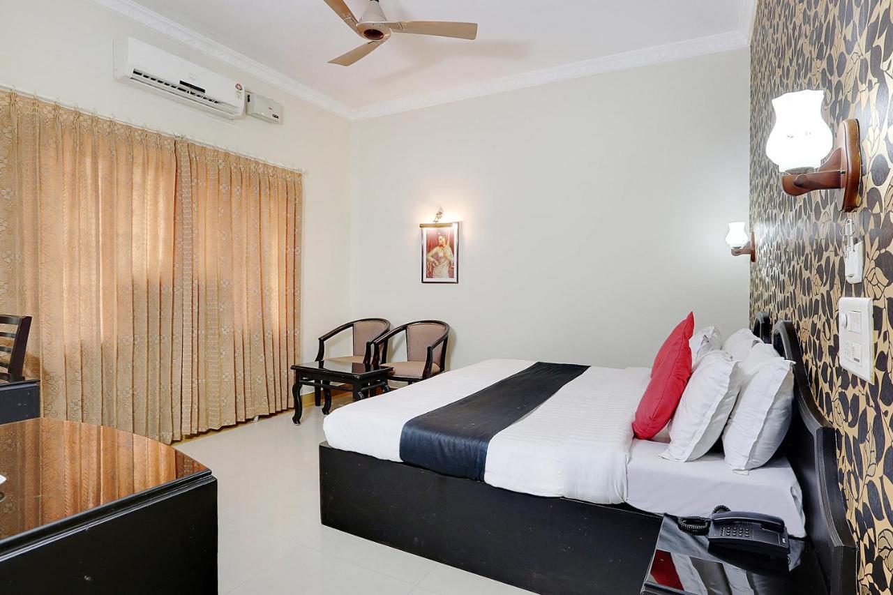 Hôtel Capital O 46475 Gd International Redfort à Nilambūr Extérieur photo