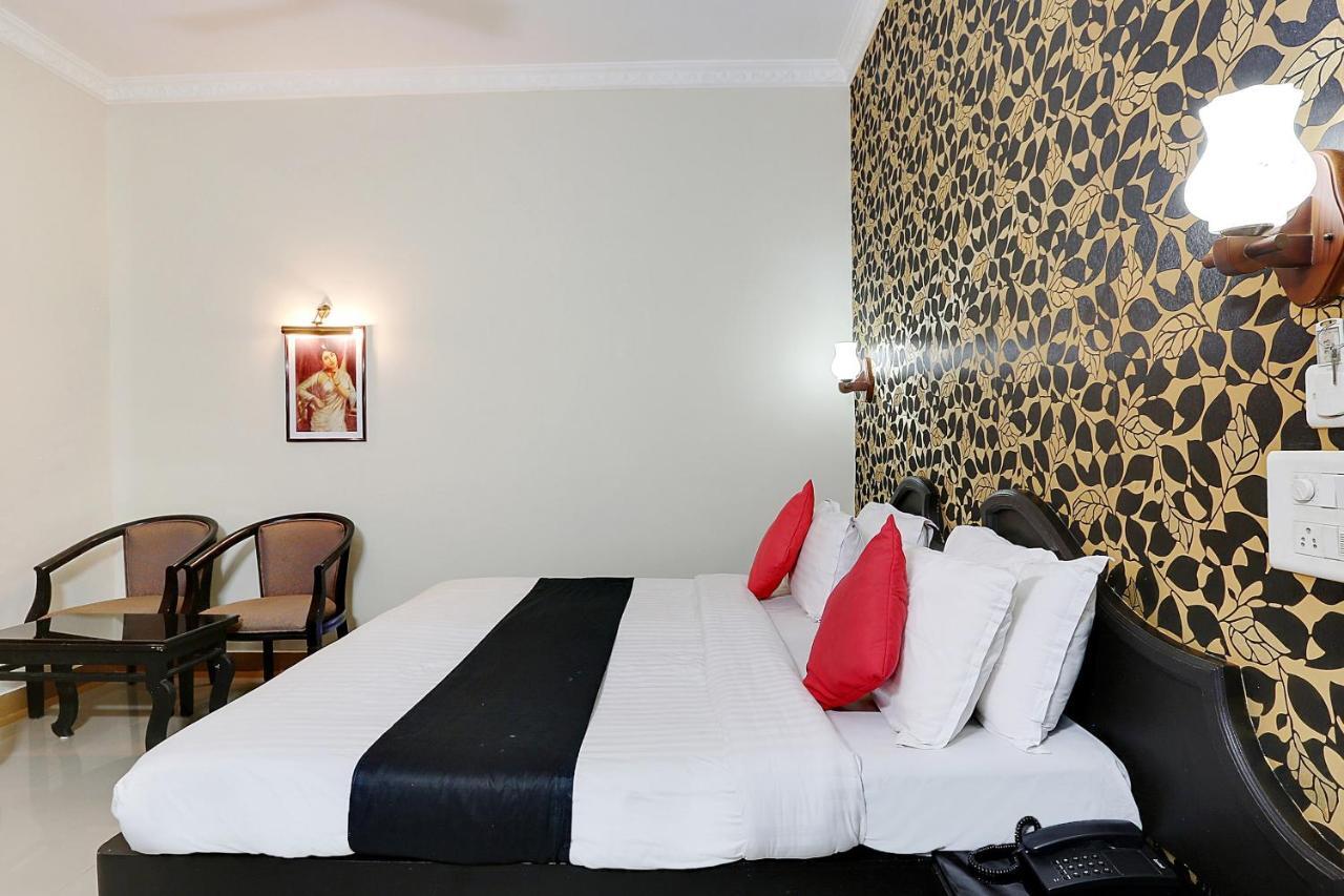 Hôtel Capital O 46475 Gd International Redfort à Nilambūr Extérieur photo