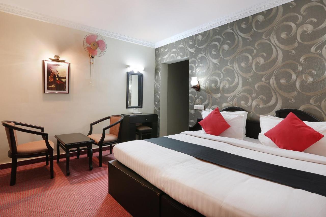 Hôtel Capital O 46475 Gd International Redfort à Nilambūr Extérieur photo